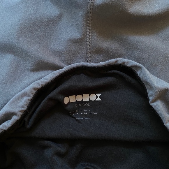 Ododos Gray Capri Yoga Pants, L, EUC - Picture 3 of 3